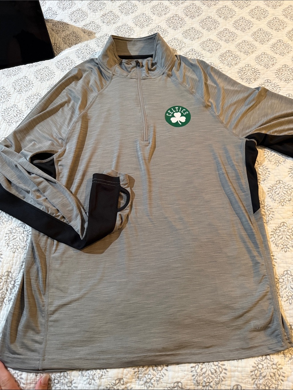Mens M Gray Celtics Half-Zip Pullover